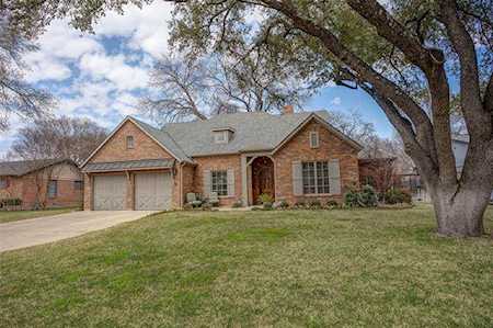 3908 Lynncrest Drive Fort Worth, TX 76109