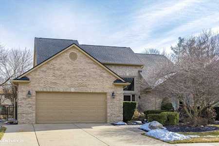 54308 Katherine Wood Dr Macomb, MI 48042