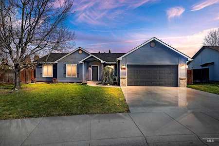 2990 N Old Stone Way Meridian, ID 83646