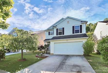 8950 Chalkstone Rd Charlotte, NC 28216