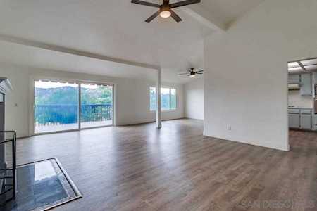 1232 La Paloma Gln Escondido, CA 92026