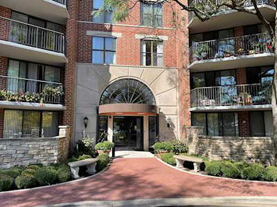 511 Aurora Ave #504 Naperville, IL 60540