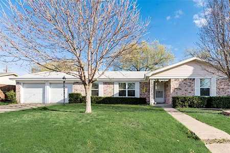 7205 Janetta Drive North Richland Hills, TX 76180