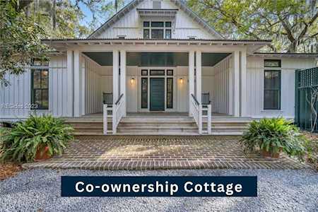 2 Low Bottom Ln Okatie, SC 29909