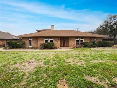 2009 Laughlin Court Arlington, TX 76012