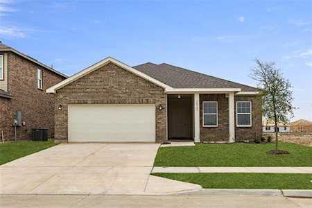 10305 Burnfoot Lane Fort Worth, TX 76036