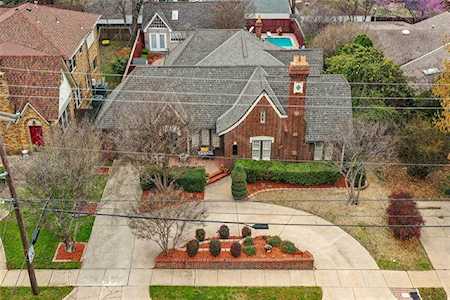 1808 Forest Park Boulevard Fort Worth, TX 76110