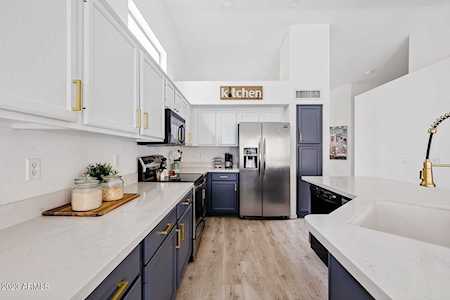 2120 S Comanche Drive Chandler, AZ 85286