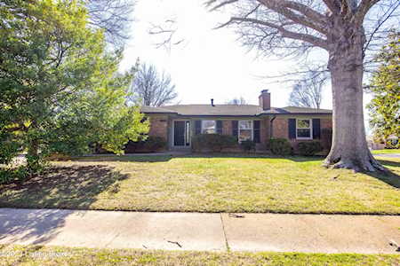 4000 White Plains Ct Louisville, KY 40218