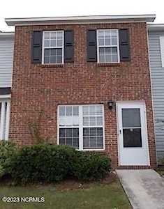 104 Fairwood Court Jacksonville, NC 28546