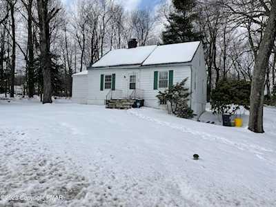 14 Kinney Ave Mount Pocono, PA 18344