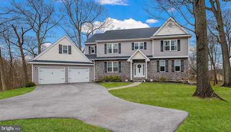 48 Featherbed Ln Audubon, PA 19403
