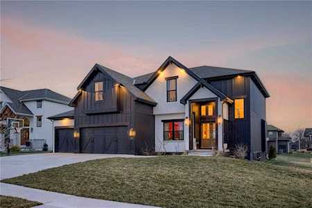 2001 NE 112th Terrace Kansas City, MO 64155