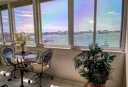 4525 Cove CIRCLE #801 St. Petersburg, FL 33708