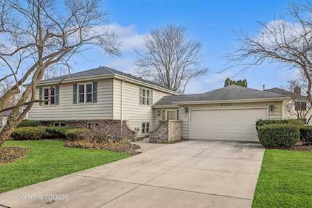 2050 Spring Green Dr Wheaton, IL 60189