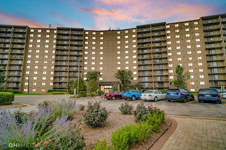 6340 Americana Dr #411 Willowbrook, IL 60527