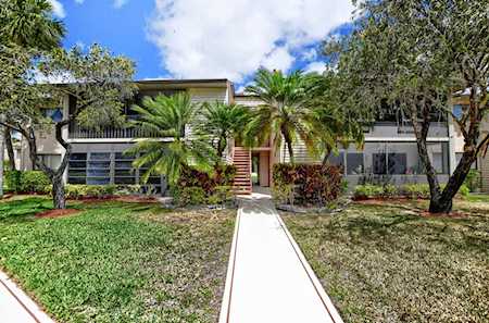 15484 Lakes of Delray Boulevard #204 Delray Beach, FL 33484