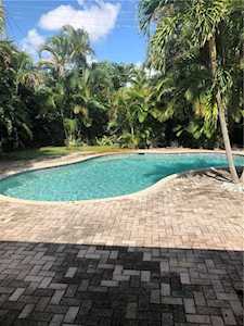 251 NW 34th St Oakland Park, FL 33309