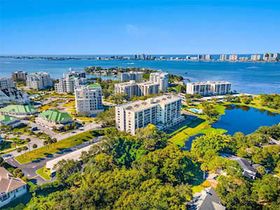 220 Belleview Blvd #102 Belleair, FL 33756