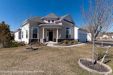 5 Chapel Hill Ct Barnegat, NJ 08005
