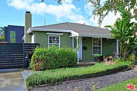 1833 Brockton Ave Los Angeles, CA 90025