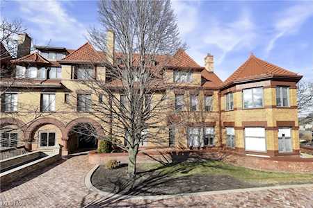 23200 Lake Rd #46 Bay Village, OH 44140