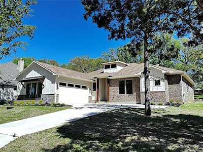 233 Hide A Way Drive Mabank, TX 75156
