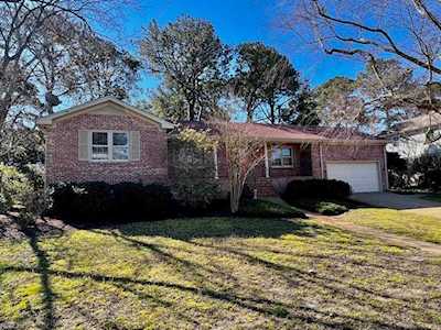 3113 Sand Pine Rd Virginia Beach, VA 23451