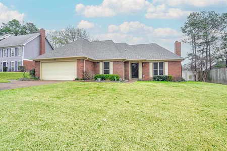 876 Linden Grove Cv Memphis, TN 38018