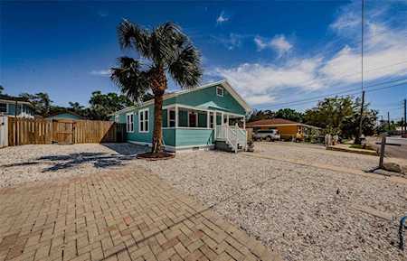522 N Grosse Ave Tarpon Springs, FL 34689
