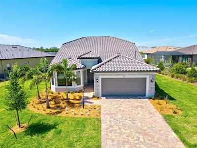 7404 Summerland COVE Lakewood Ranch, FL 34202