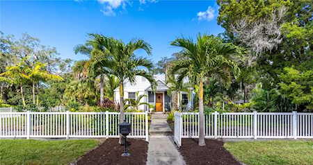 2818 1st Ave W Bradenton, FL 34205