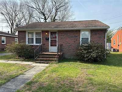 22 Whittier Ave Newport News, VA 23606
