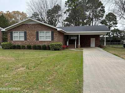317 Lee Street Winterville, NC 28590