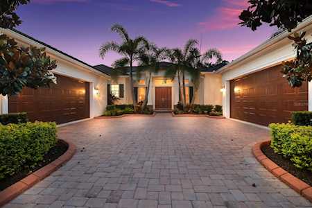 3537 Founders Club Dr Sarasota, FL 34240