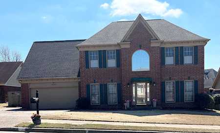 8905 E Lindstrom Dr Memphis, TN 38016