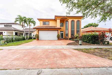 8832 NW 152nd Ter Miami Lakes, FL 33018