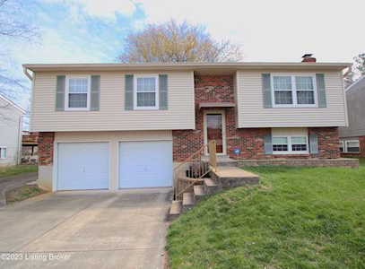 5603 Sprigwood Ln Louisville, KY 40291