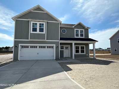 411 Bay Harbor Court Hubert, NC 28539