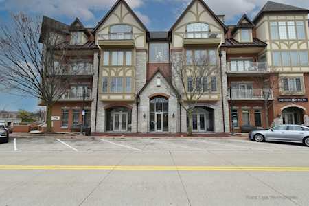 350 S 1st St #303 St. Charles, IL 60174