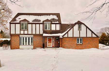 1552 Quebec Avenue N Golden Valley, MN 55427