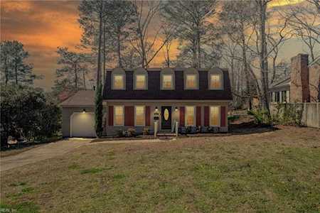 865 Colleen Dr Newport News, VA 23608