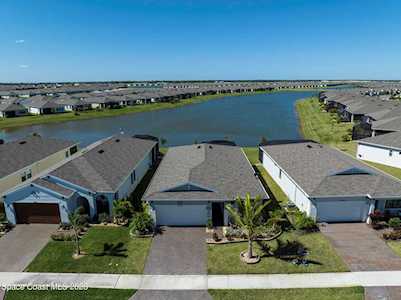 2043 Great Belt Circle Melbourne, FL 32940