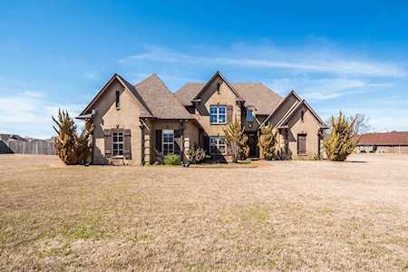 160 Black Ankle Dr Oakland, TN 38060