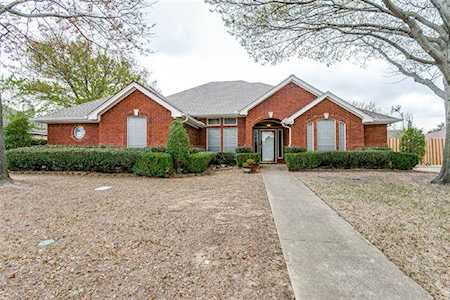 7844 Hidden Oaks Drive North Richland Hills, TX 76182