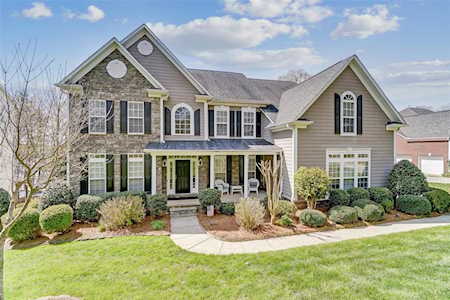 208 Woodwinds Dr Mount Holly, NC 28120