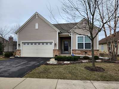 1202 Barkston Ln Aurora, IL 60502