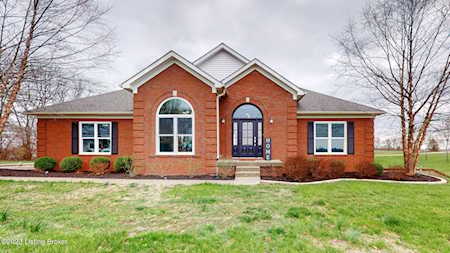 2446 Elk Creek Rd Taylorsville, KY 40071
