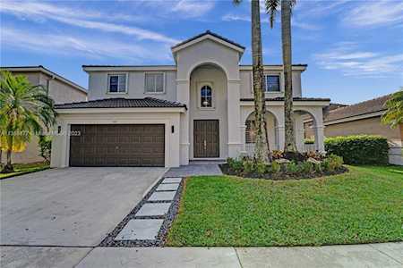 842 Hawthorn Ter Weston, FL 33327