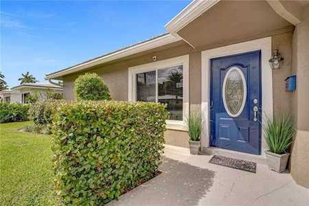 3681 NE 16th Ter Oakland Park, FL 33334